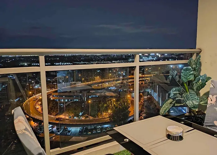 Azure 1br Citylights With Netlfix Near Airport Apartamento