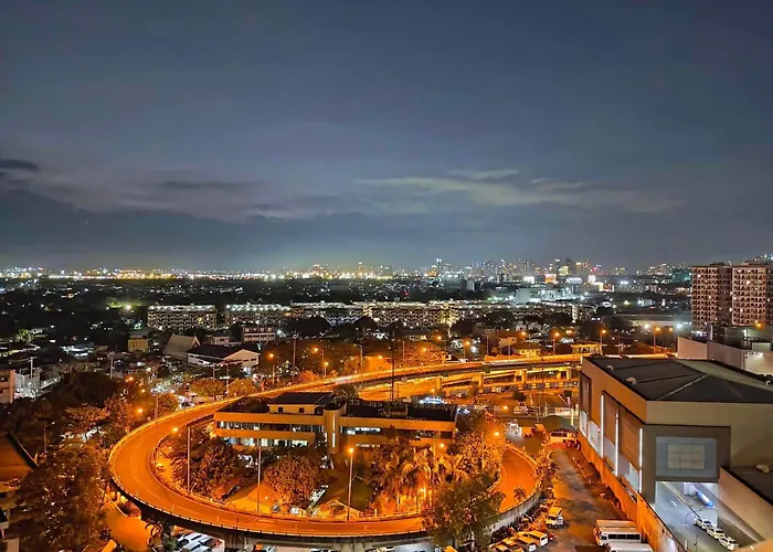 Azure 1br Citylights With Netlfix Near Airport